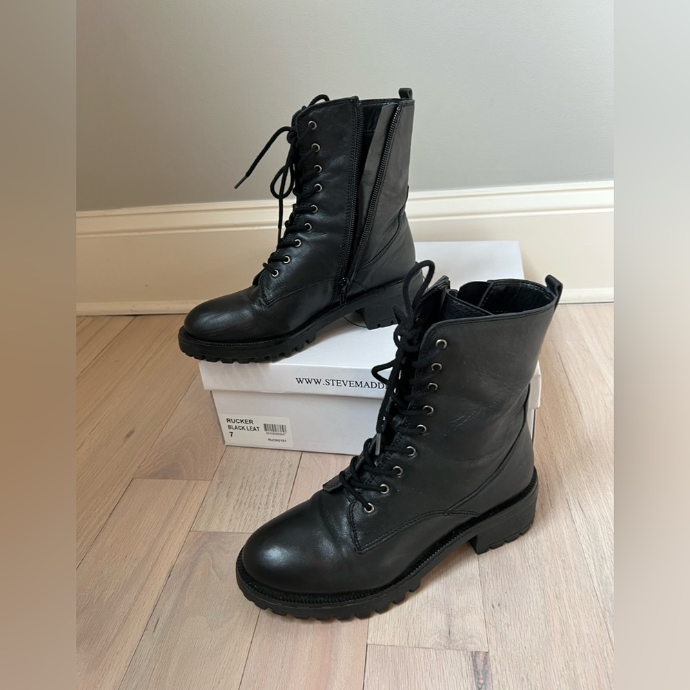 Steve Madden rucker  black upper leather boots
